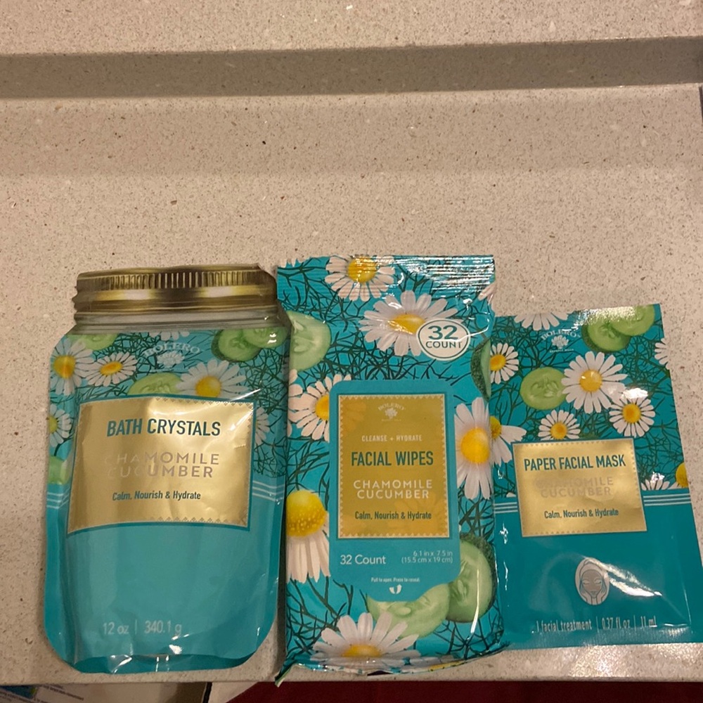 NEW BOLERO SELF CARE BUNDLE! Bath crystals, facial wipes and face mask